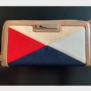 Multiple Pockets - Wallet - Nine West